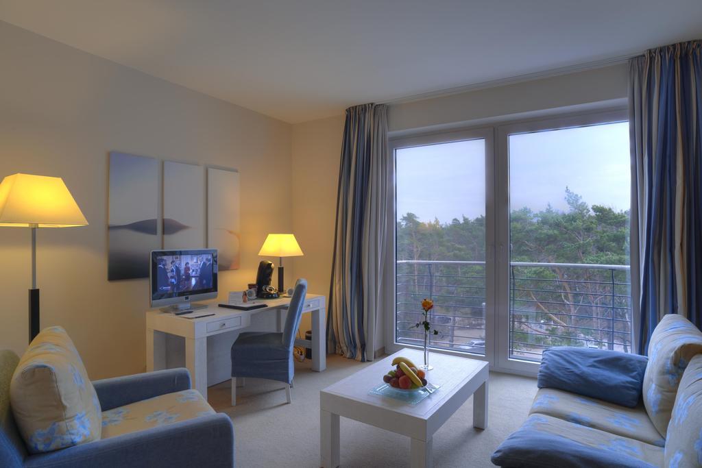 Strandhotel Duenenmeer - Adults Only Dierhagen Phòng bức ảnh